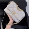 Chanel 19